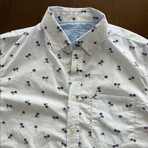 Banana Republic Palm Tree Casual Button Down Shirt